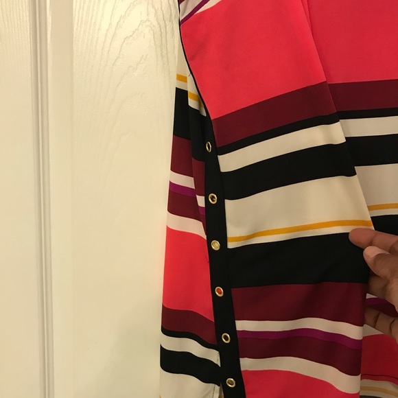 Sleeveless top - Picture 2 of 3